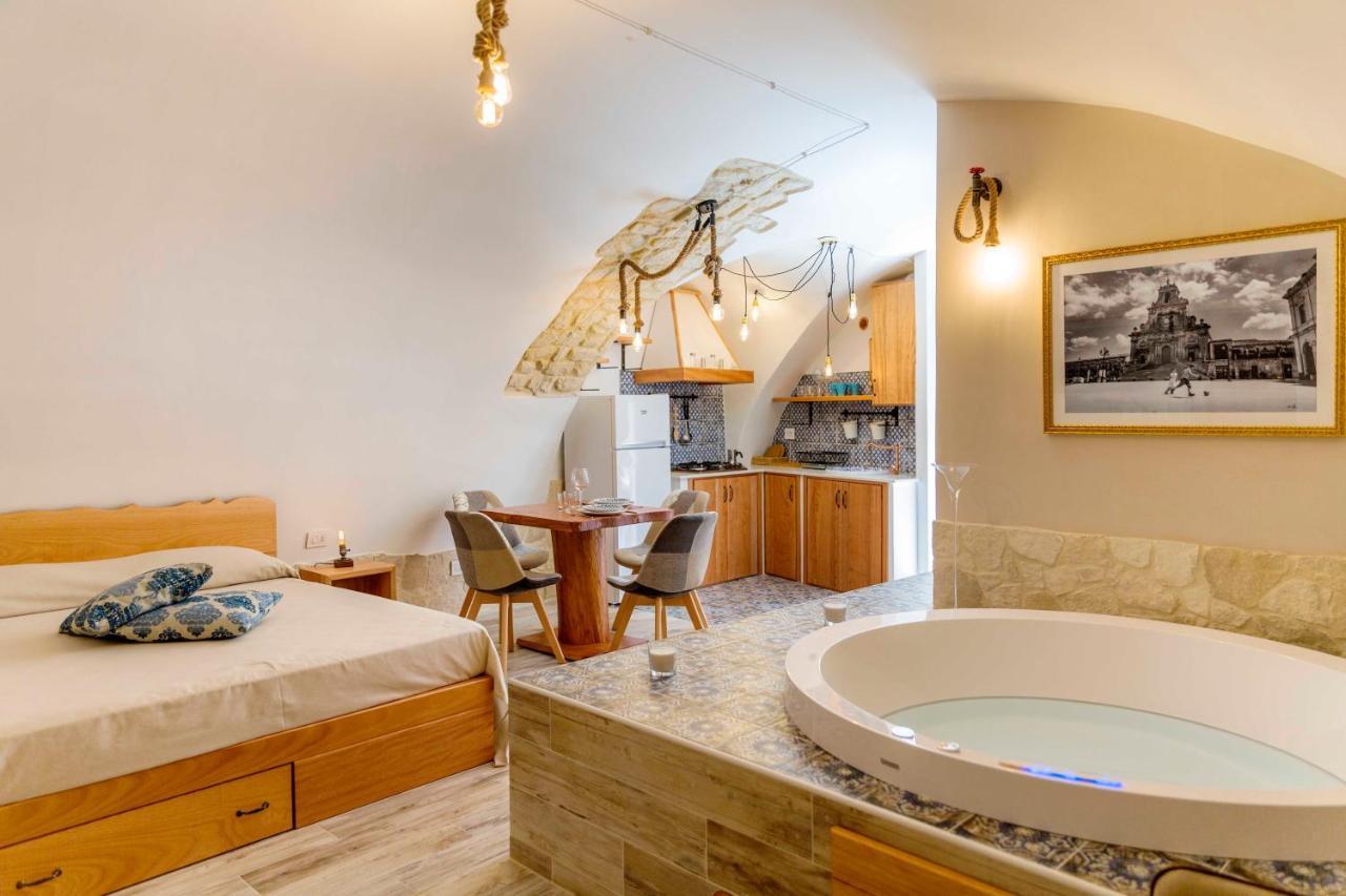 Il Galletto Viola, Luxury Room & Suite 帕拉佐洛阿克雷伊德 外观 照片