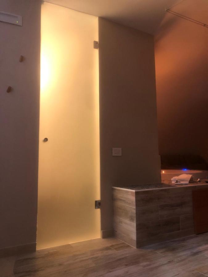 Il Galletto Viola, Luxury Room & Suite 帕拉佐洛阿克雷伊德 外观 照片